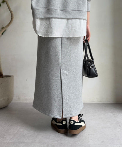 連帽加厚套頭衫×修身半身裙