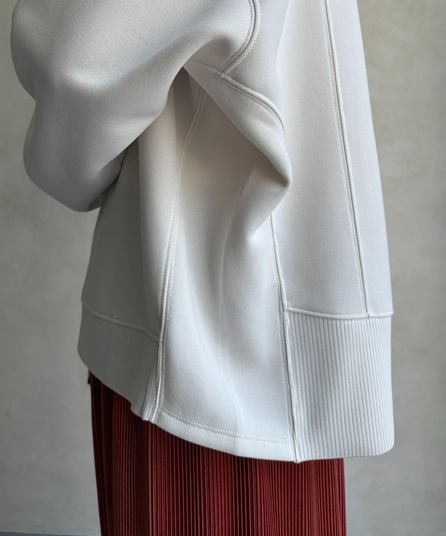 輕量粘合落肩套頭衫