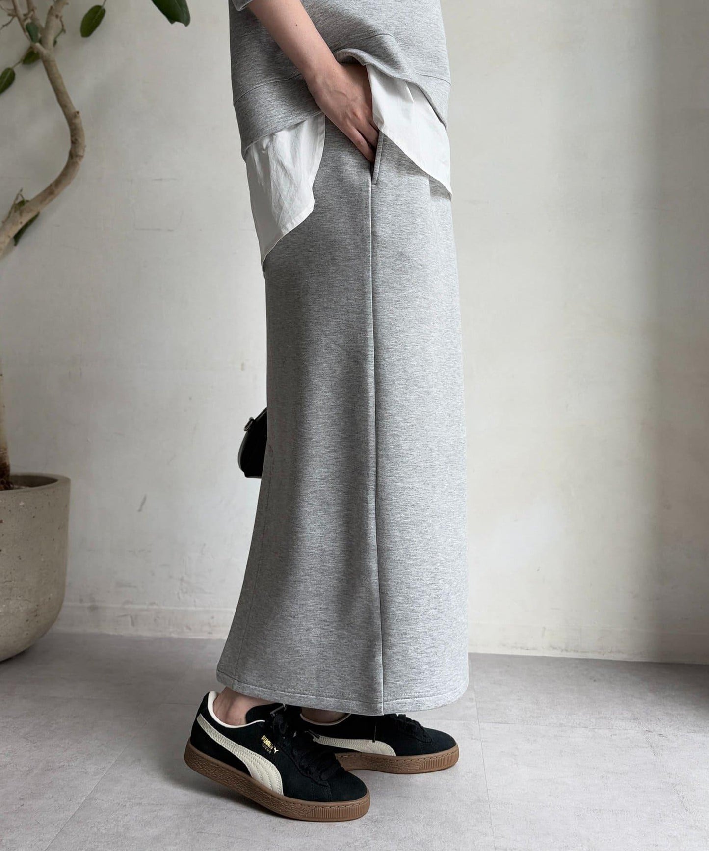 連帽加厚套頭衫×修身半身裙