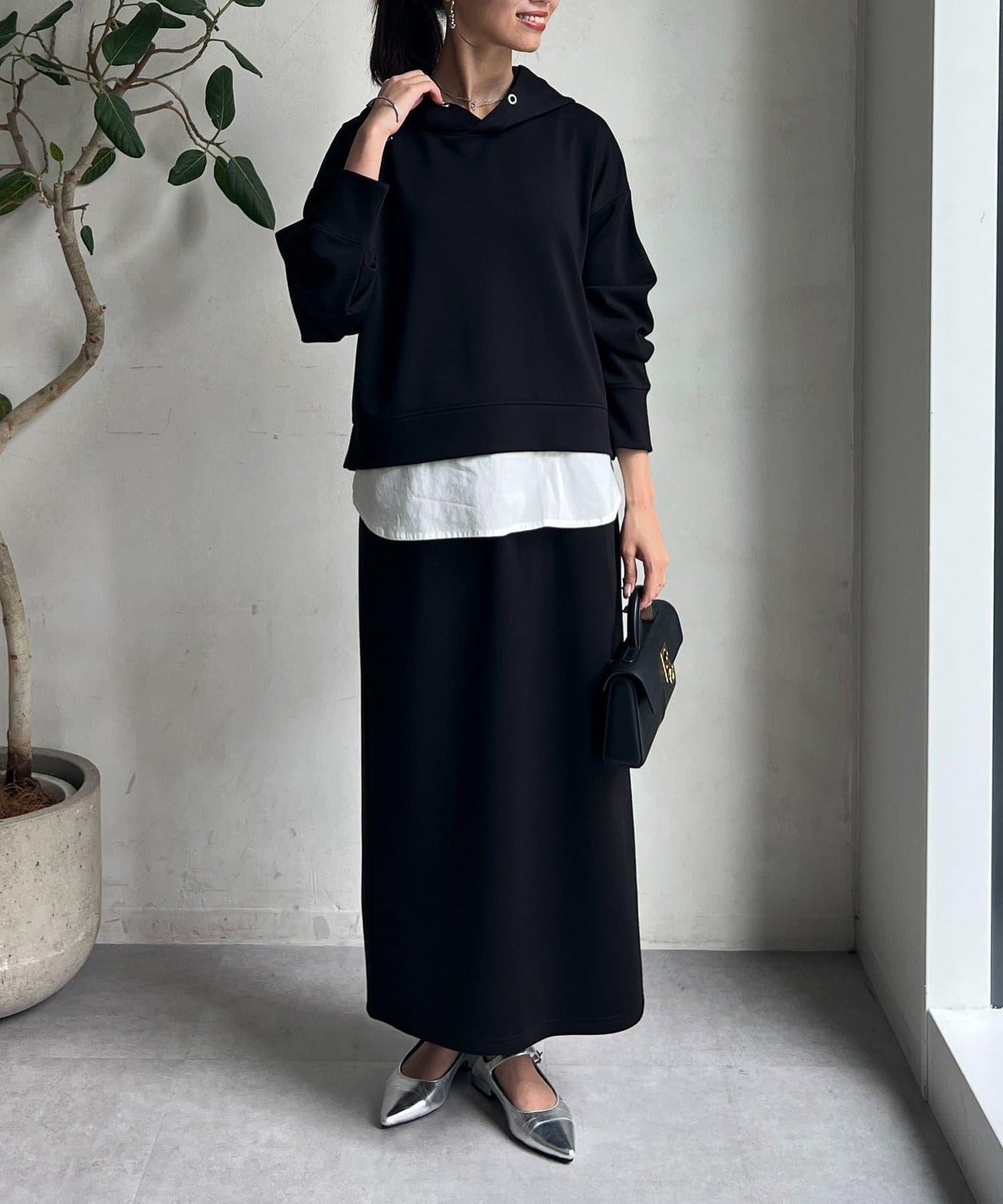 連帽加厚套頭衫×修身半身裙