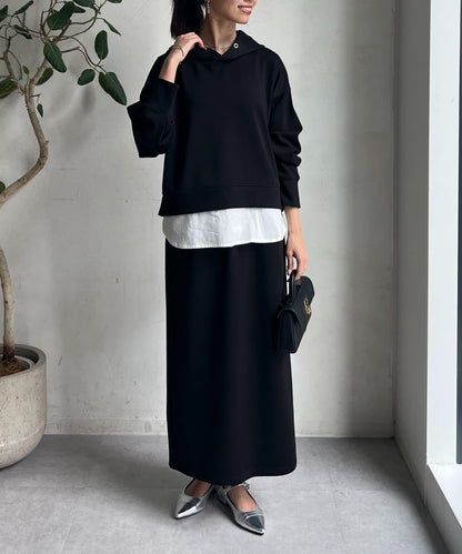 連帽加厚套頭衫×修身半身裙