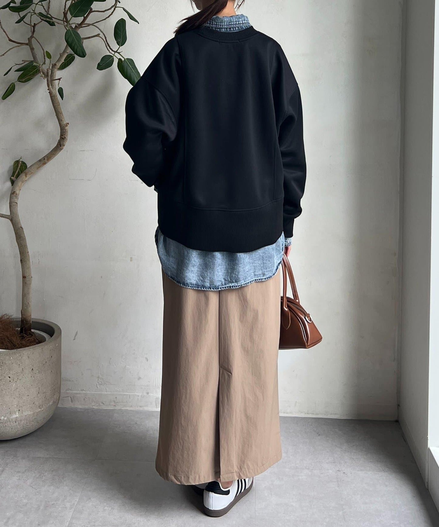 輕量粘合落肩套頭衫