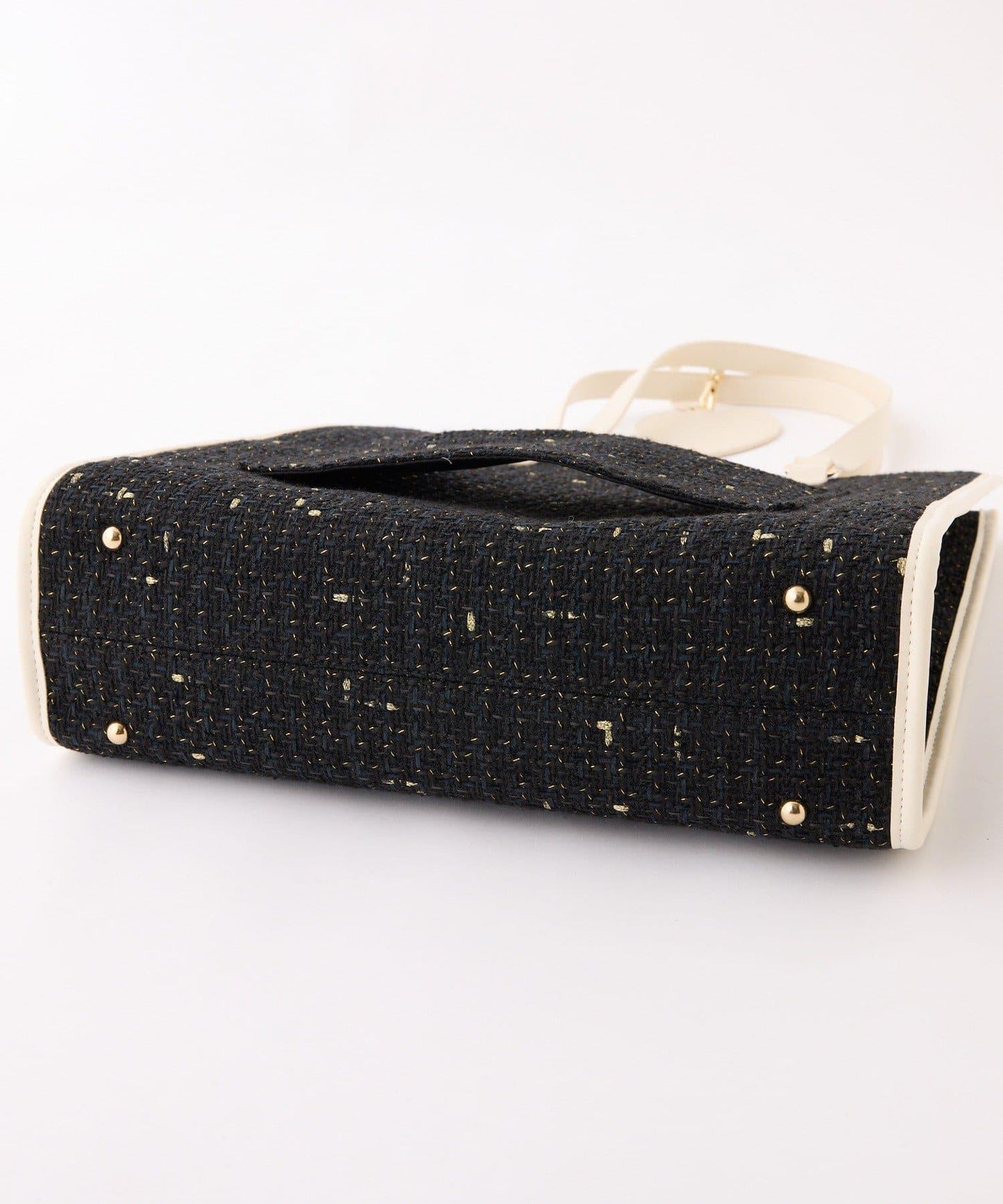 新色上市【LouLoumei】三色可選／配有愛心掛飾手提包／可獨立站立