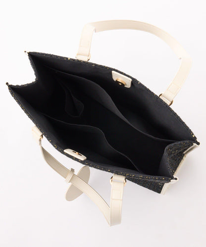 新色上市【LouLoumei】三色可選／配有愛心掛飾手提包／可獨立站立