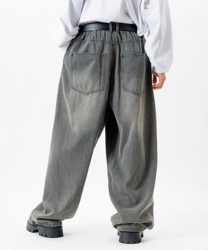 寬鬆版型桶形牛仔褲 / 水洗工藝 / 過染工藝