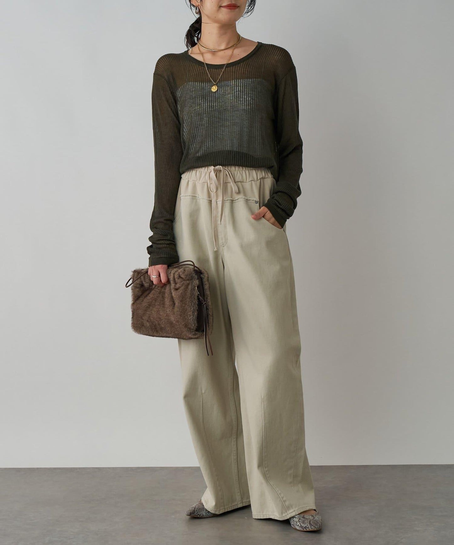 【輕盈感◎】透視U領針織衫