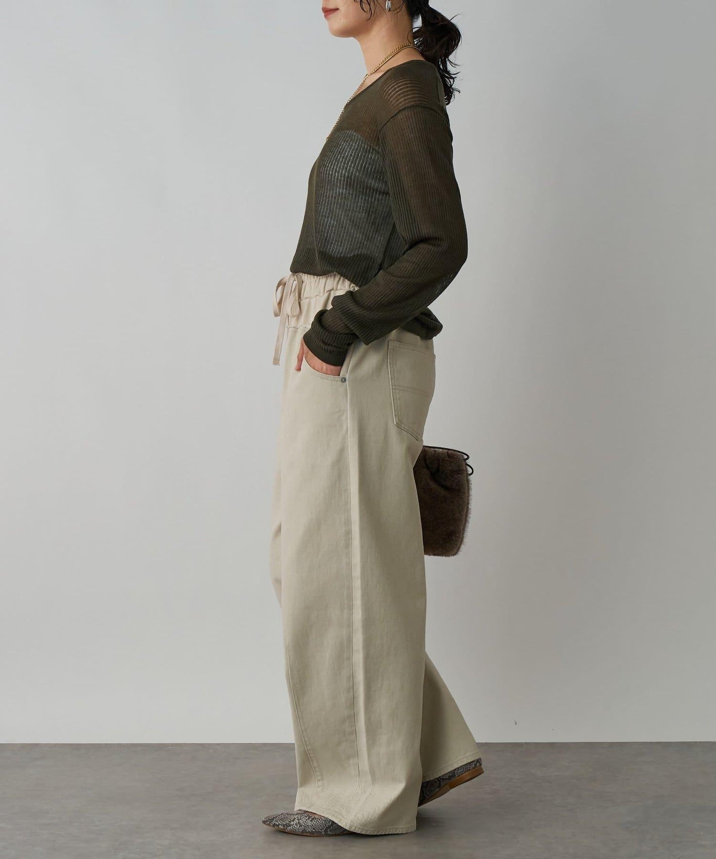 【輕盈感◎】透視U領針織衫