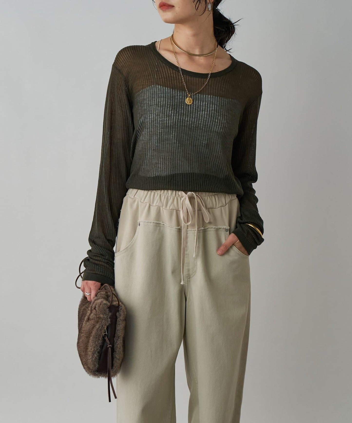 【輕盈感◎】透視U領針織衫