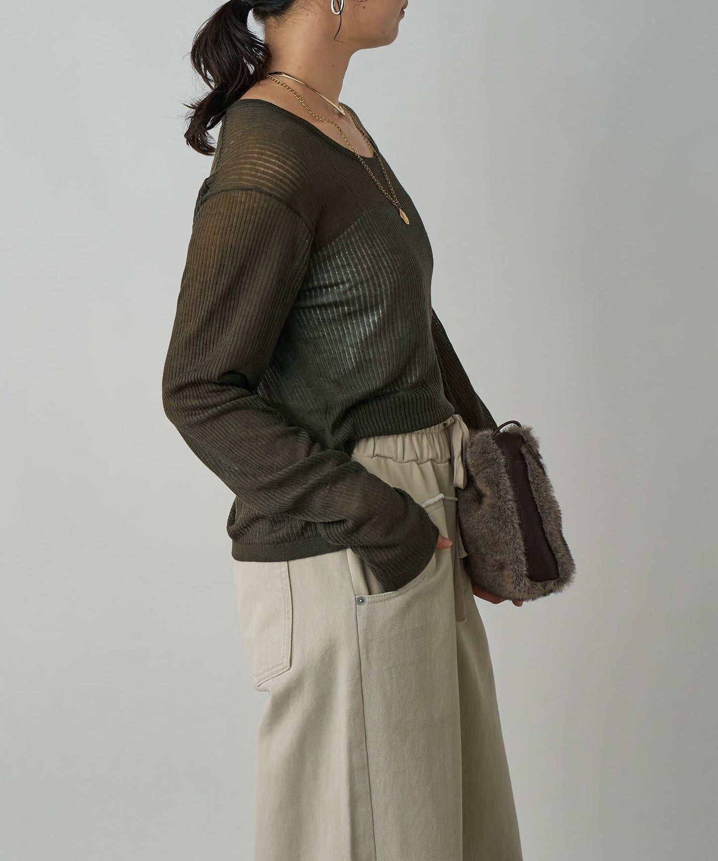 【輕盈感◎】透視U領針織衫