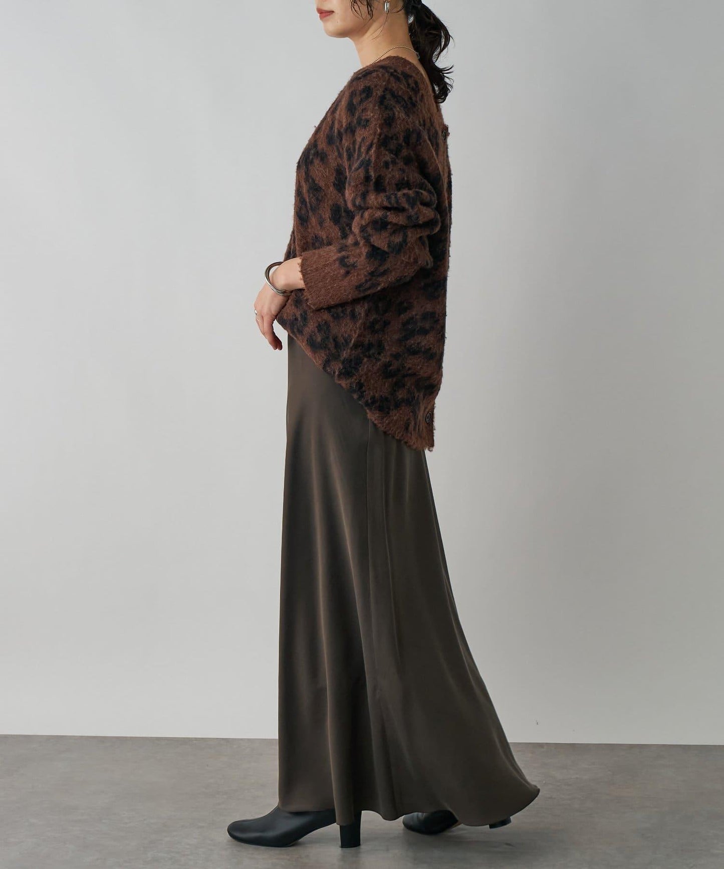 【優雅垂感】醋酸混紡斜裁半身裙