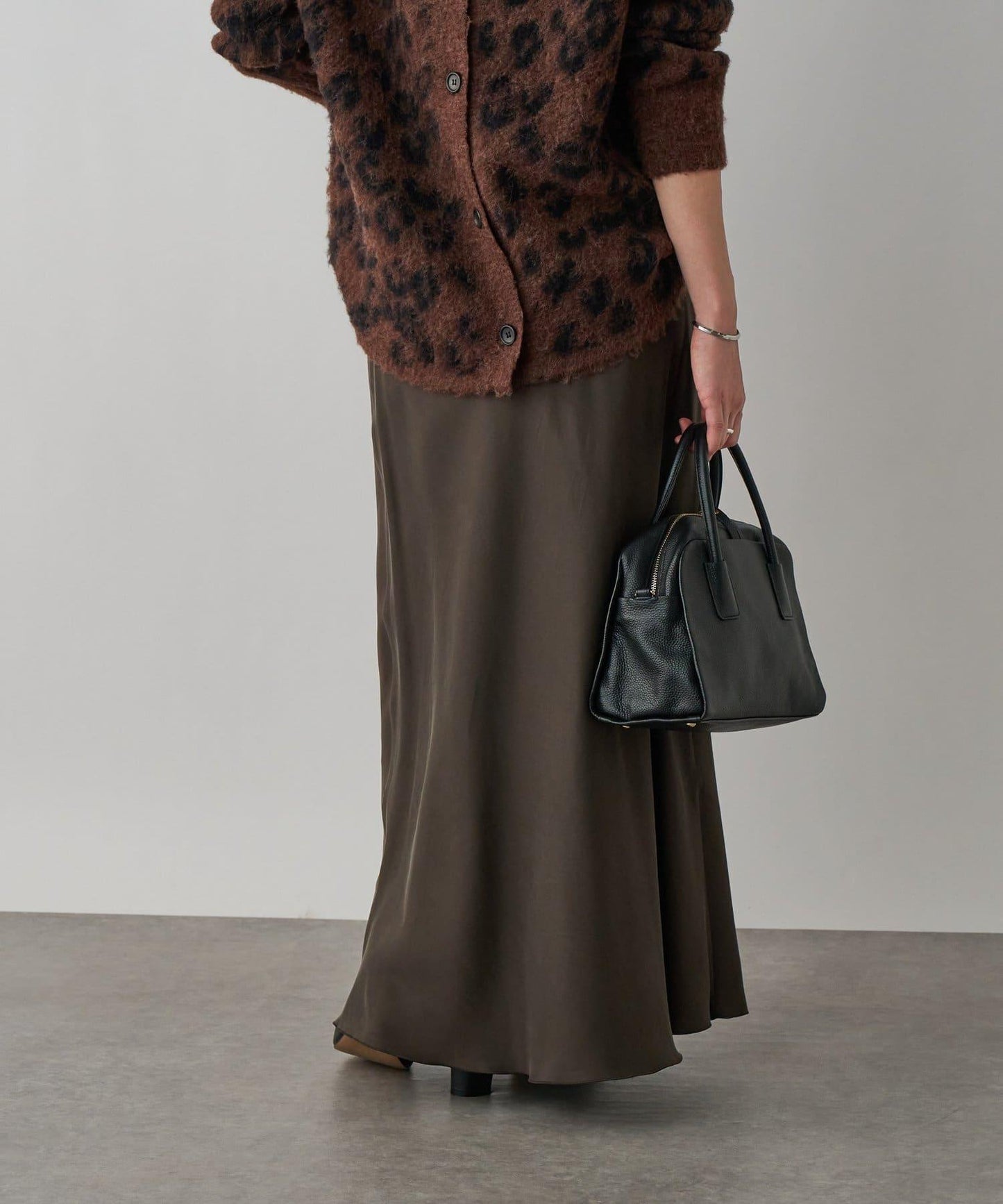 【優雅垂感】醋酸混紡斜裁半身裙