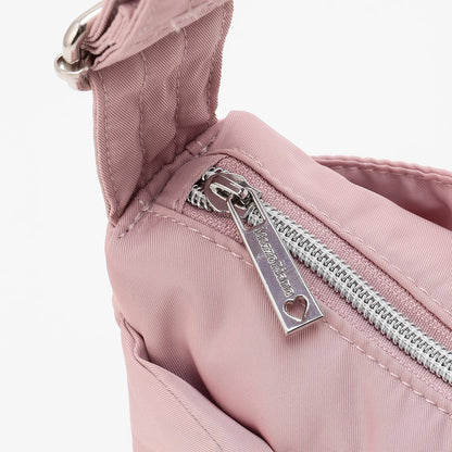 蓬鬆蝴蝶結新月單肩包