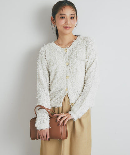 適合打造輕盈造型的亮片薄紗帶紗線金色紐扣開衫