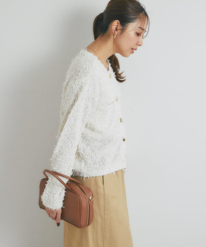 適合打造輕盈造型的亮片薄紗帶紗線金色紐扣開衫