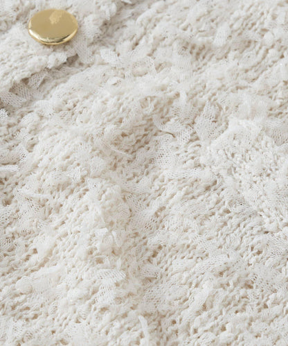 適合打造輕盈造型的亮片薄紗帶紗線金色紐扣開衫