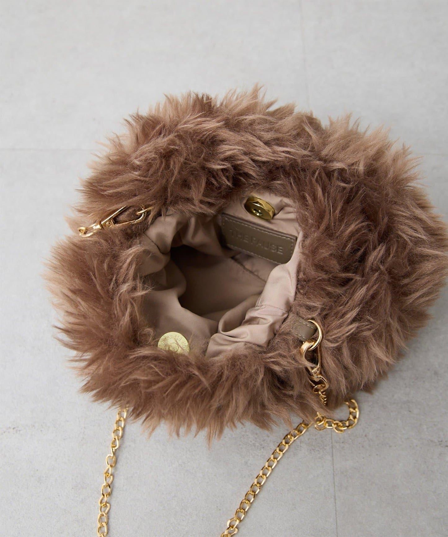 【THE PAUSE】仿皮草迷你手提包