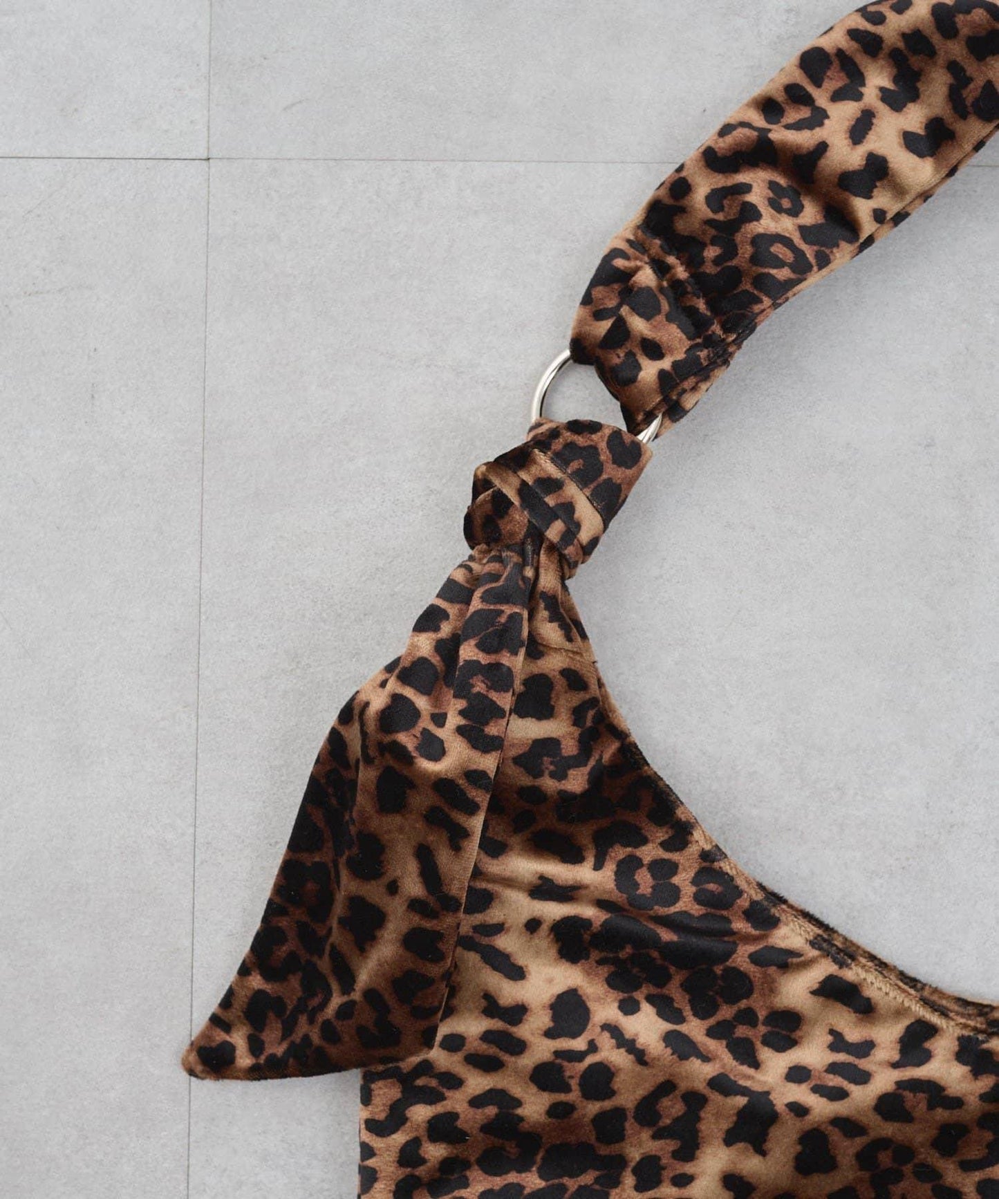 天鵝絨打結單肩包