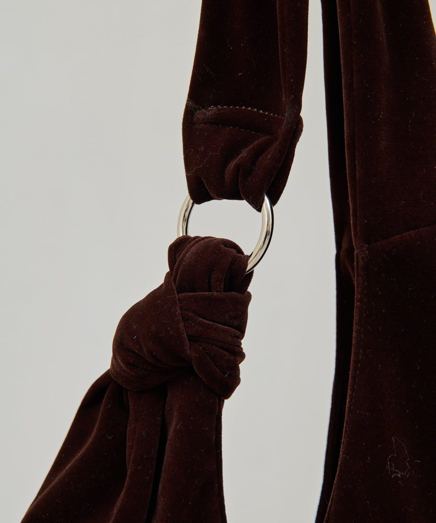 天鵝絨打結單肩包