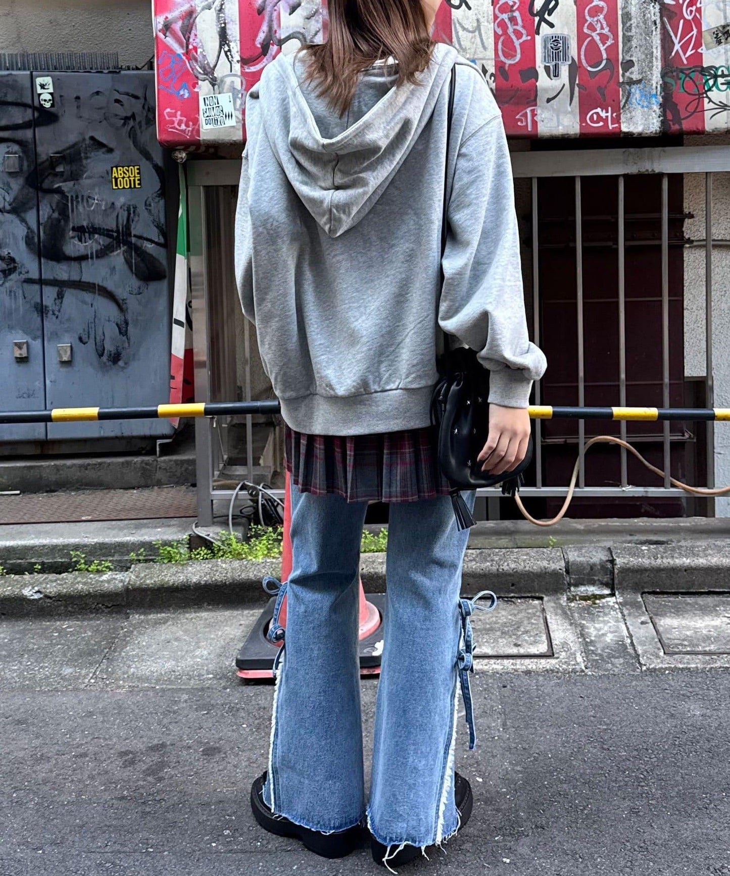 水洗刺繡雙拉鍊連帽衛衣