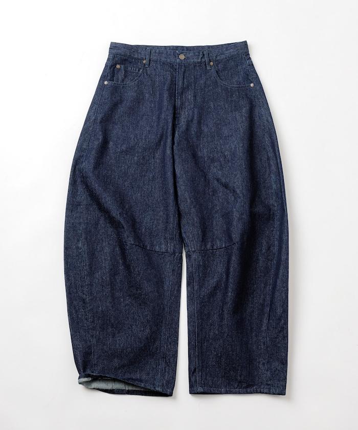 寬鬆版型弧形牛仔褲 單次水洗