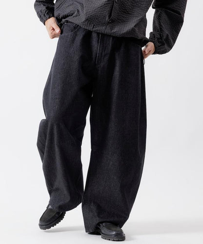 寬鬆版型弧形牛仔褲 單次水洗