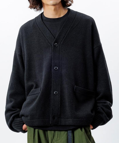 寬鬆版型 易打理 可水洗 V領開衫