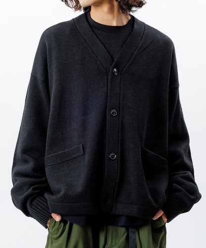 寬鬆版型 易打理 可水洗 V領開衫