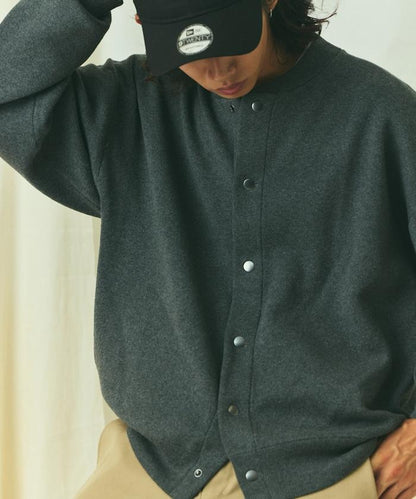 寬鬆版型 休閒風針織衛衣風圓領按扣開衫