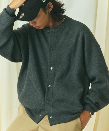 寬鬆版型 休閒風針織衛衣風圓領按扣開衫