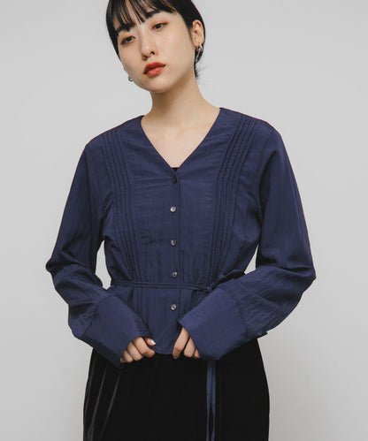 褶飾V領襯衫