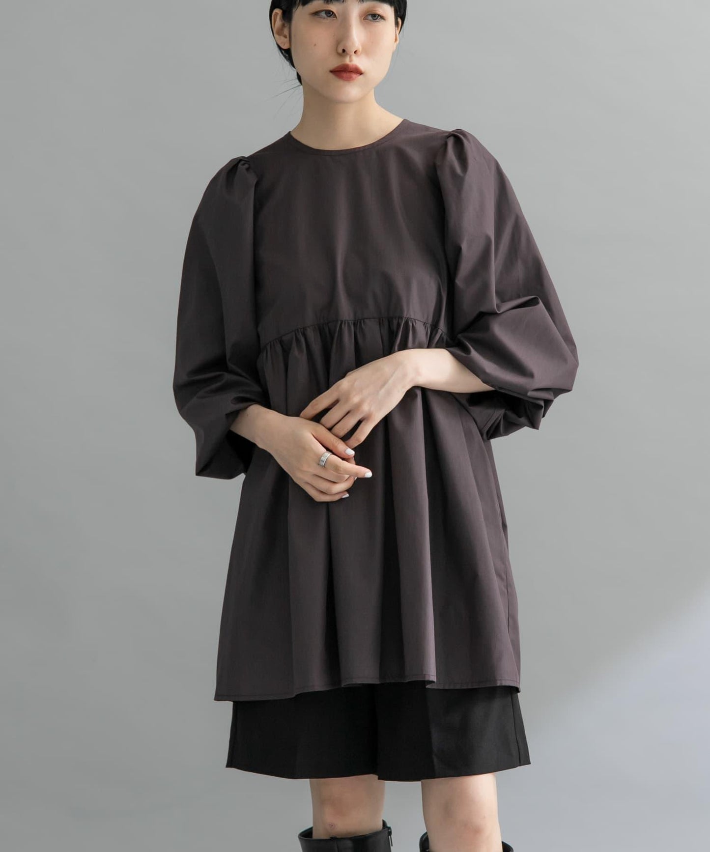 後背蝴蝶結長款上衣