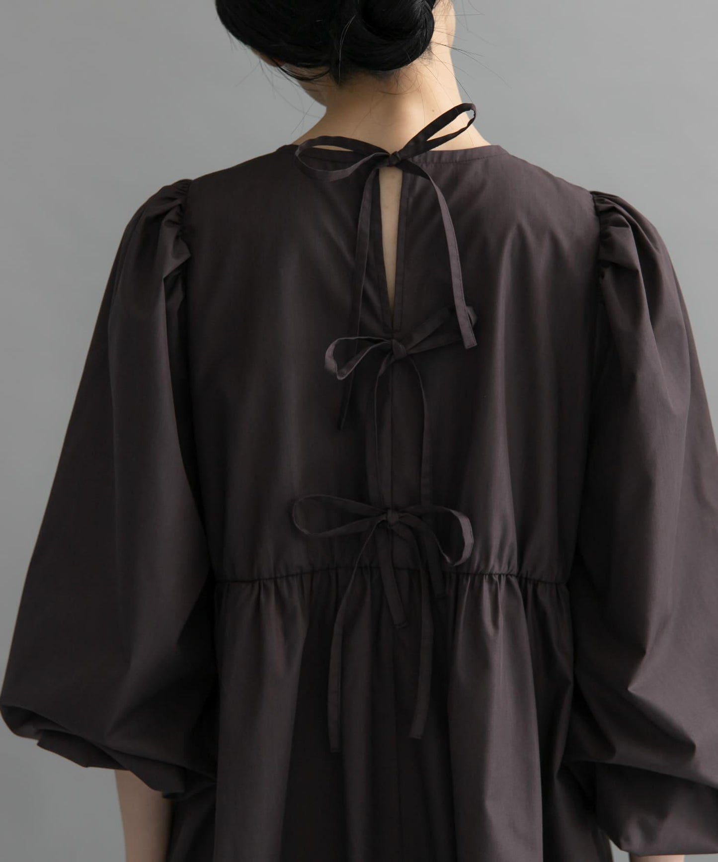 後背蝴蝶結長款上衣