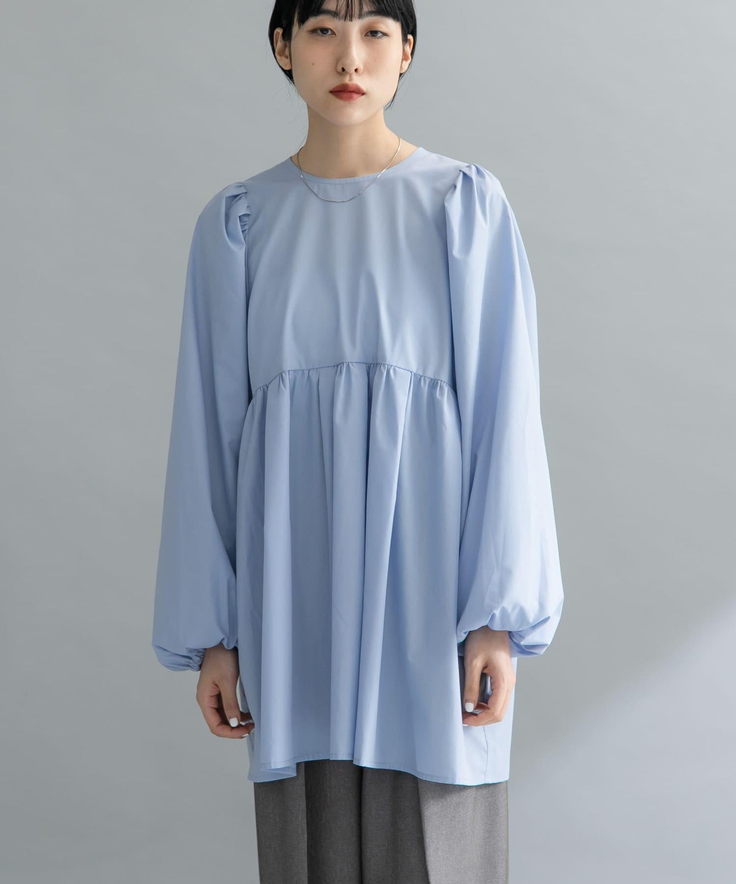 後背蝴蝶結長款上衣