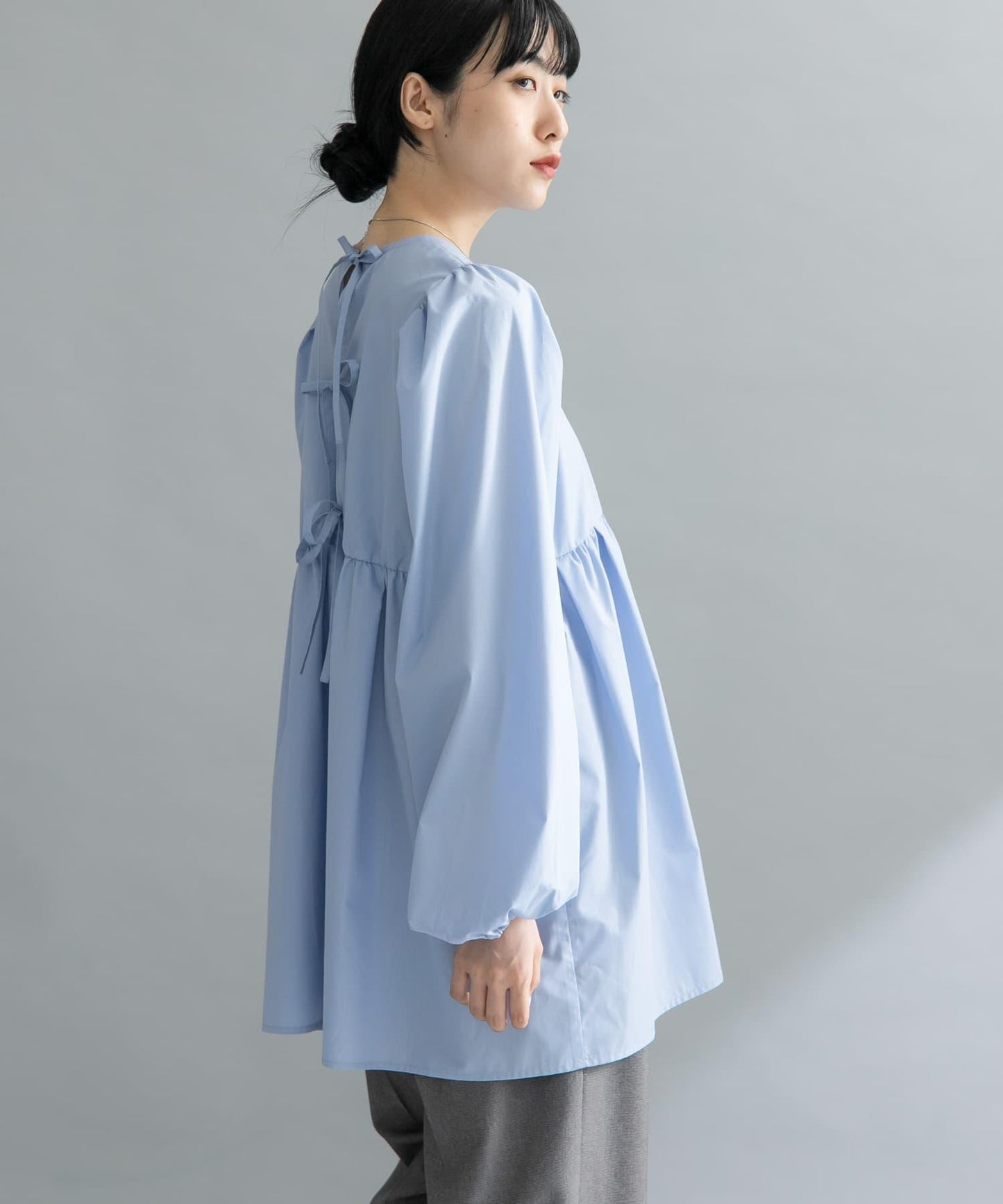 後背蝴蝶結長款上衣