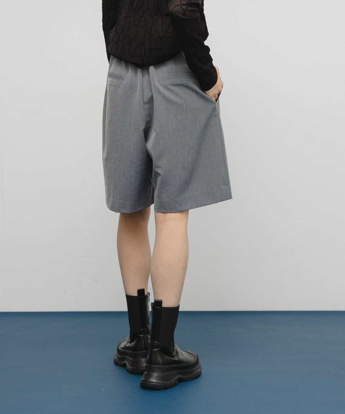 前縫線短褲
