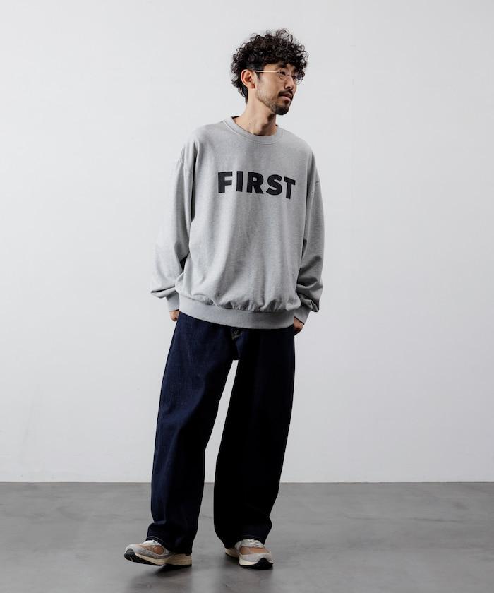 正面印花圓領衛衣 FIRST / 寬鬆版型