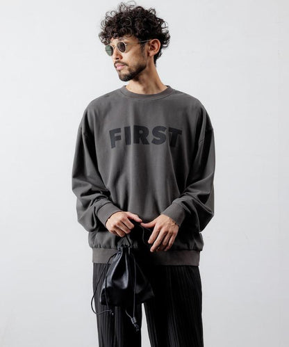 正面印花圓領衛衣 FIRST / 寬鬆版型