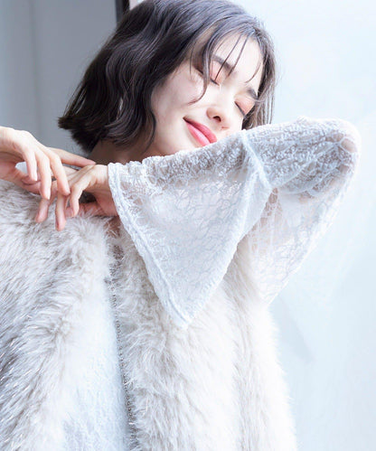 蕾絲喇叭袖套頭衫