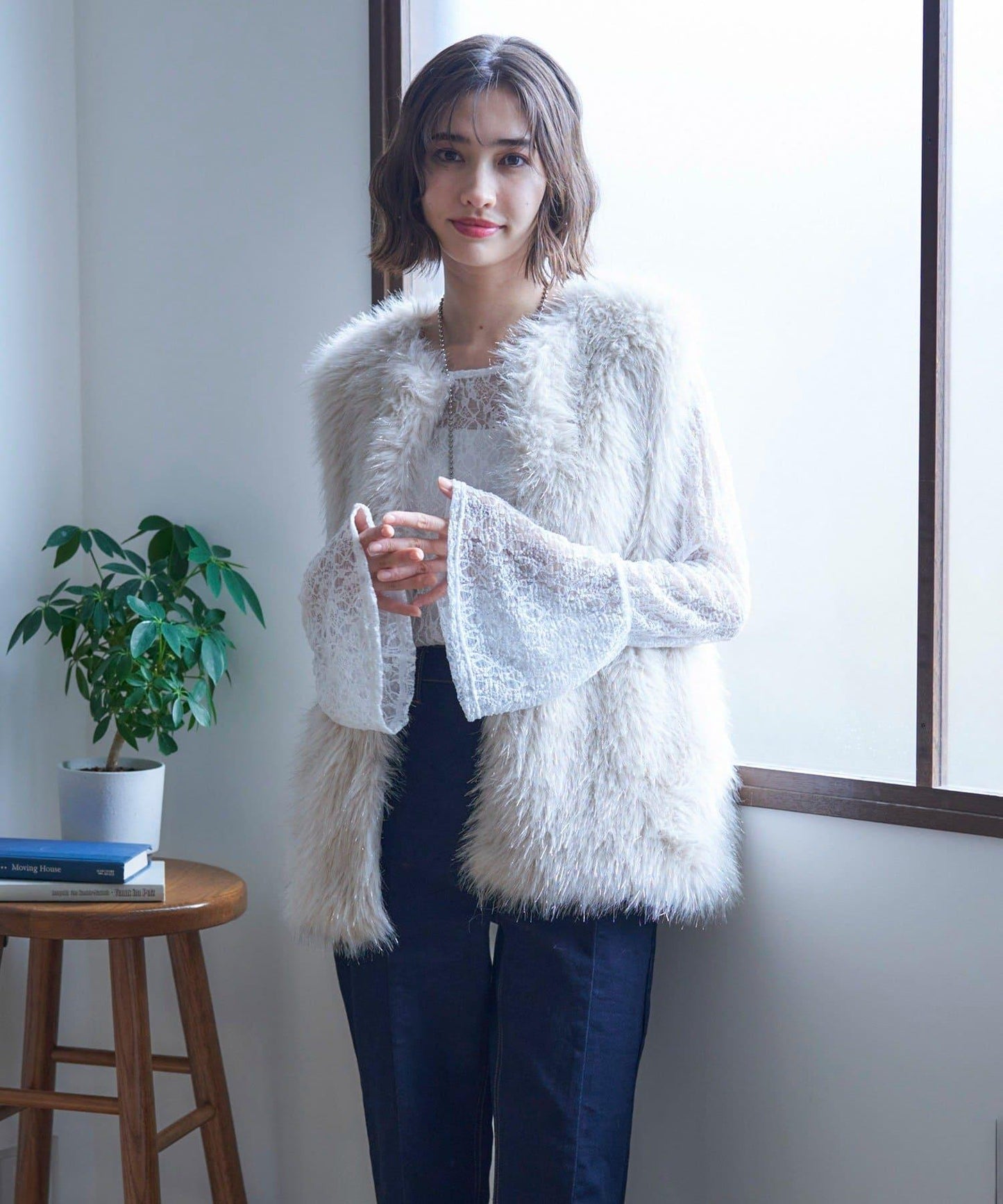 蕾絲喇叭袖套頭衫