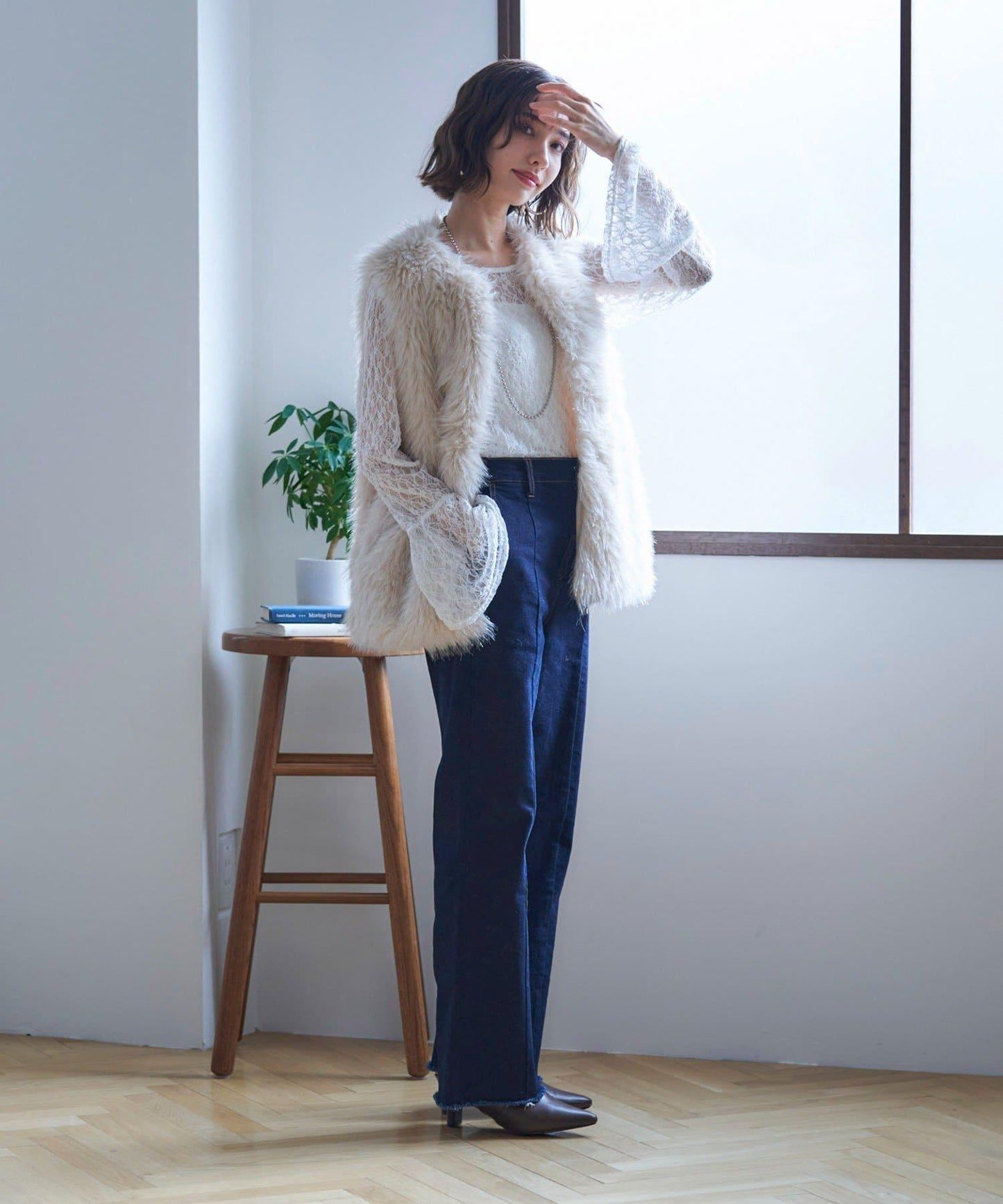 蕾絲喇叭袖套頭衫