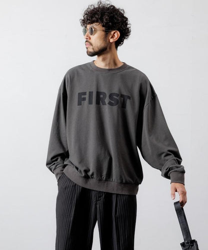 正面印花圓領衛衣 FIRST / 寬鬆版型