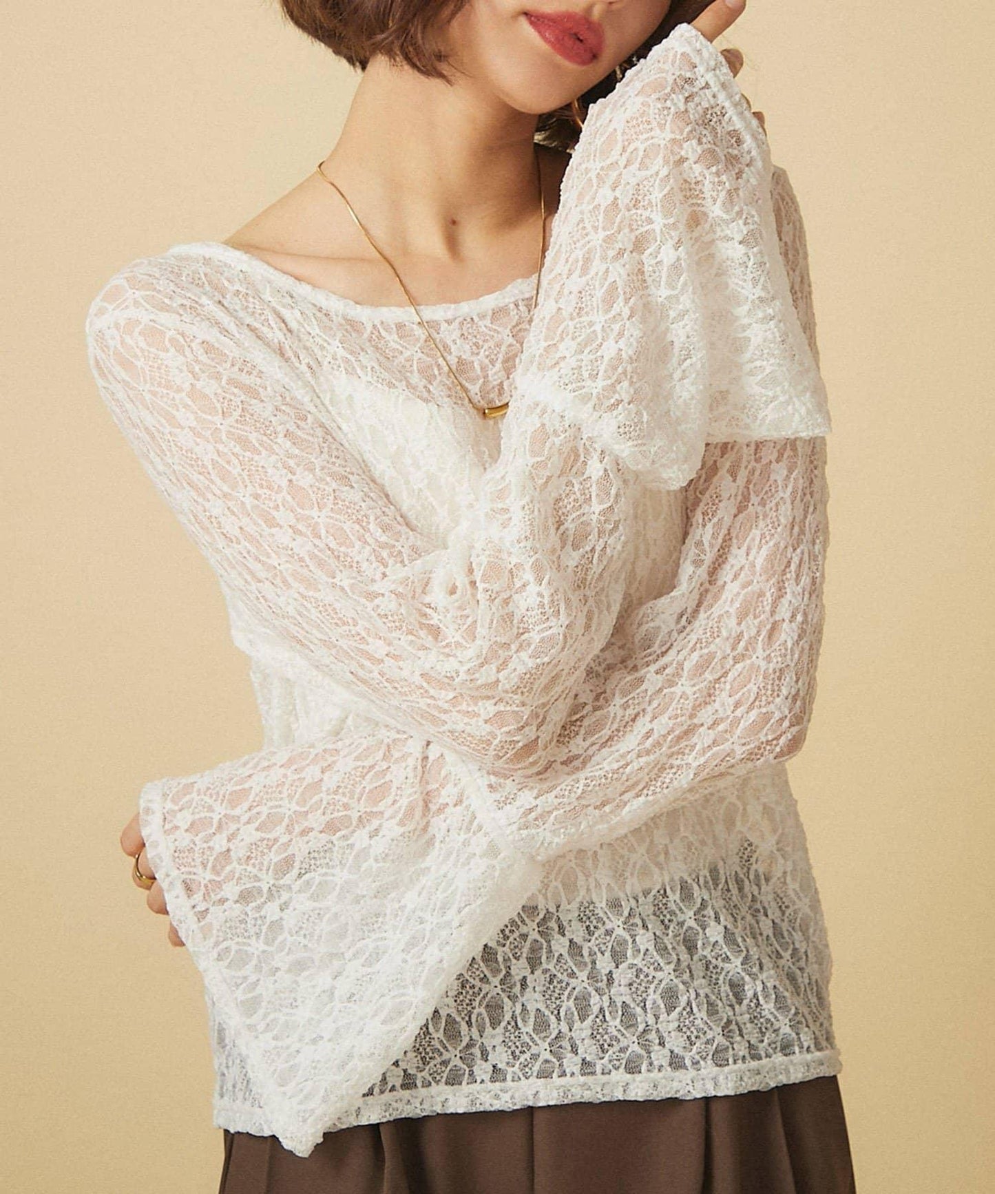 蕾絲喇叭袖套頭衫