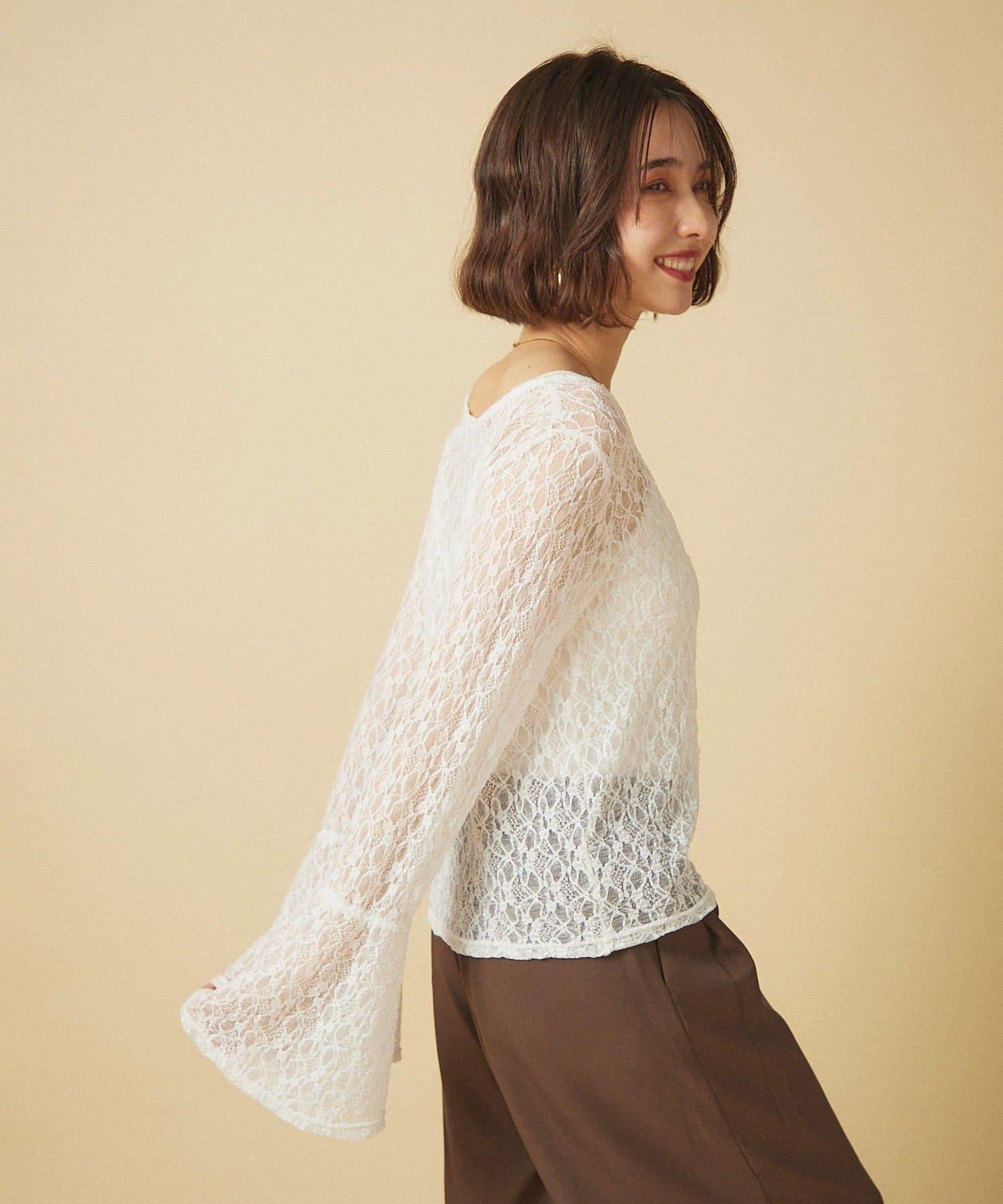 蕾絲喇叭袖套頭衫