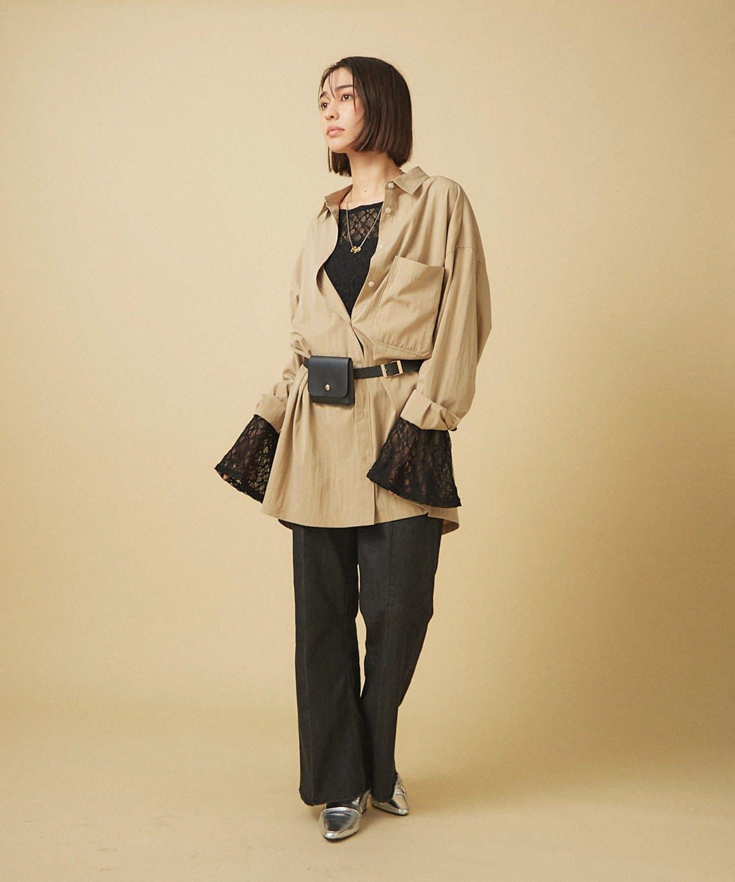 蕾絲喇叭袖套頭衫