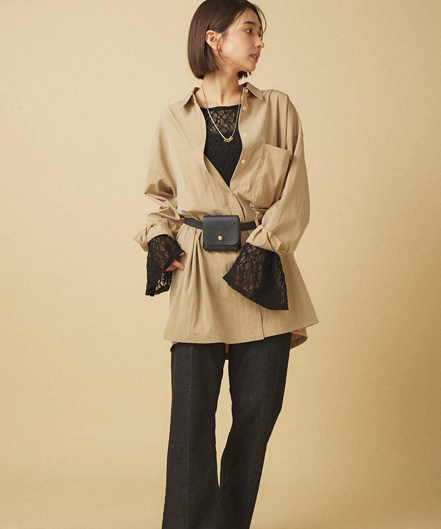 蕾絲喇叭袖套頭衫