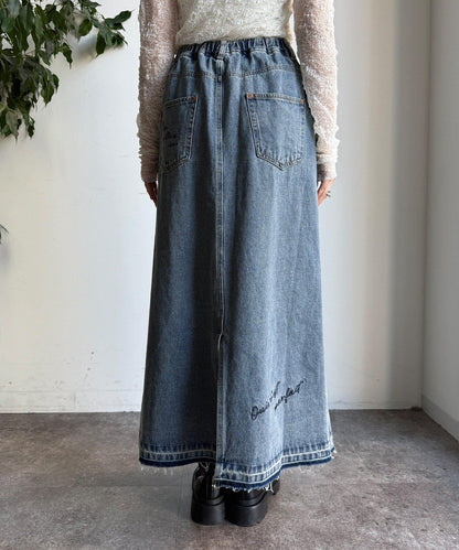 牛仔刺繡前扣半身裙