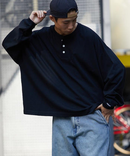 寬鬆版型 單點刺繡 亨利領 長袖T恤