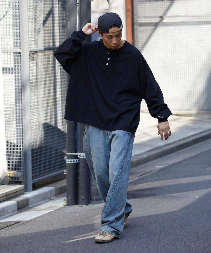 寬鬆版型 單點刺繡 亨利領 長袖T恤