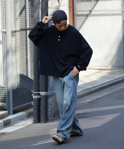 寬鬆版型 單點刺繡 亨利領 長袖T恤