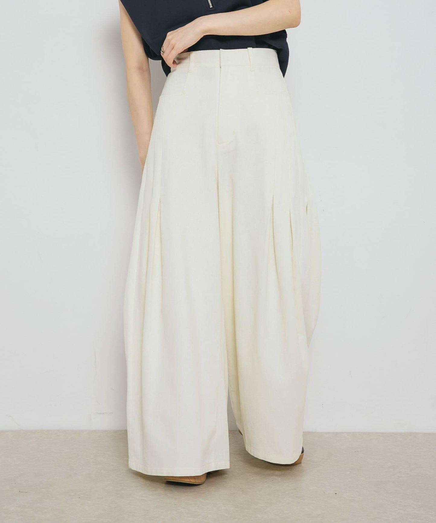 2尺碼可選側褶寬鬆長褲